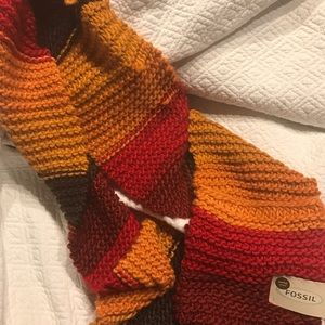 Fossil pocket scarf